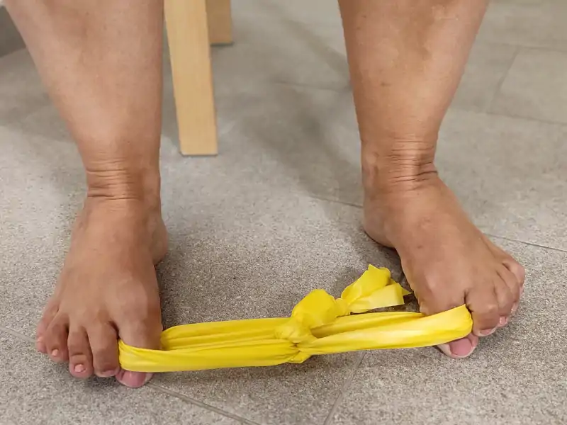 Therabandübung bei Hallux valgus, Teil 2